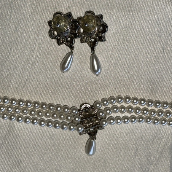 Vintage Hollywood Regency 50s Rhinestone & Pearl Choker Necklace Earrings Set - Picture 4 of 12